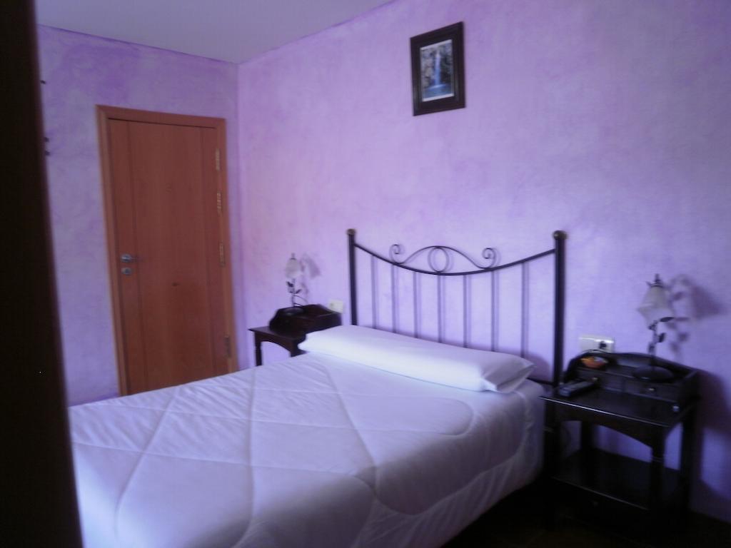 Hostal El Olmo Camarena de la Sierra Cameră foto